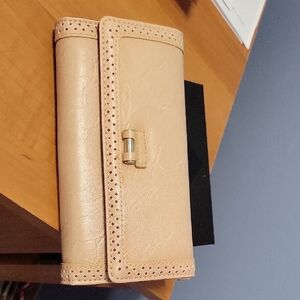 Chic Liz Claiborne Beige Women's Wallet